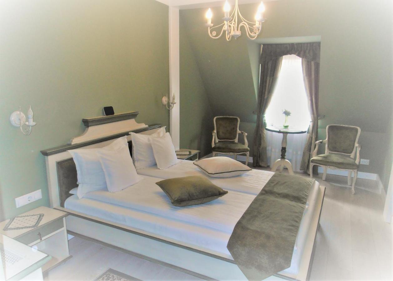 Gothic House Apartment Sibiu Ngoại thất bức ảnh