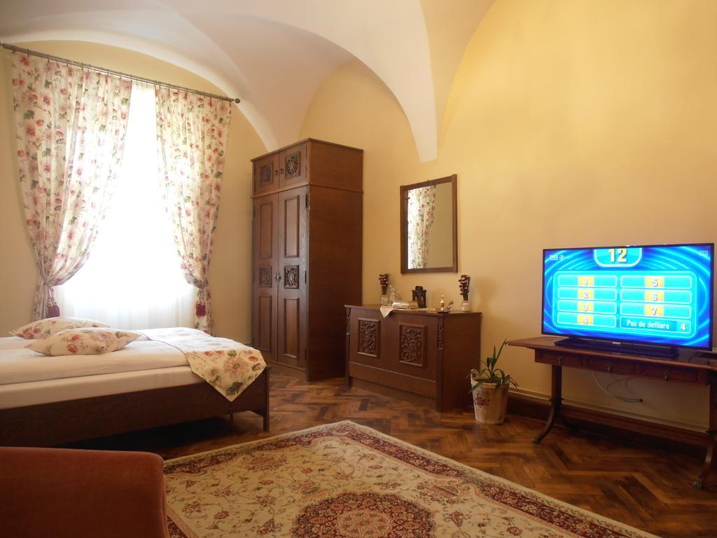 Gothic House Apartment Sibiu Ngoại thất bức ảnh