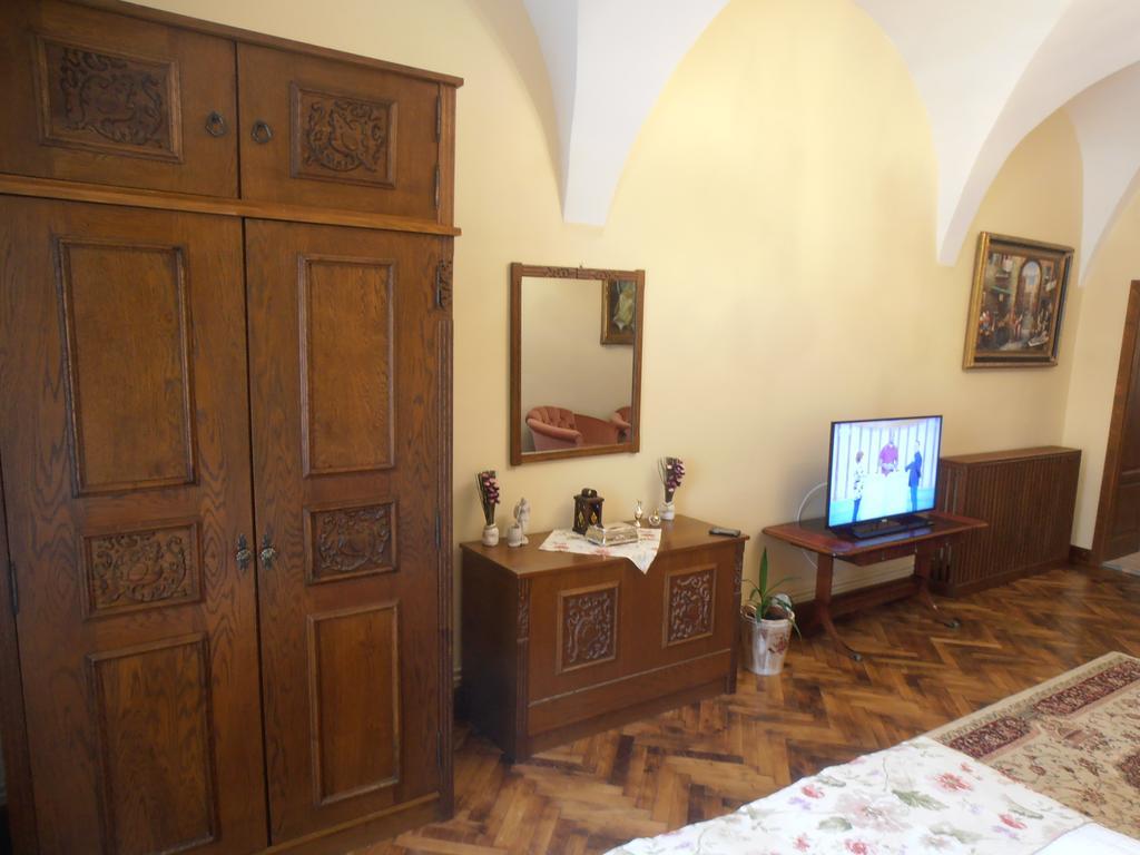 Gothic House Apartment Sibiu Ngoại thất bức ảnh