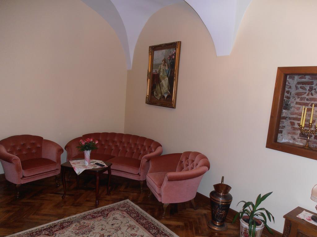Gothic House Apartment Sibiu Ngoại thất bức ảnh