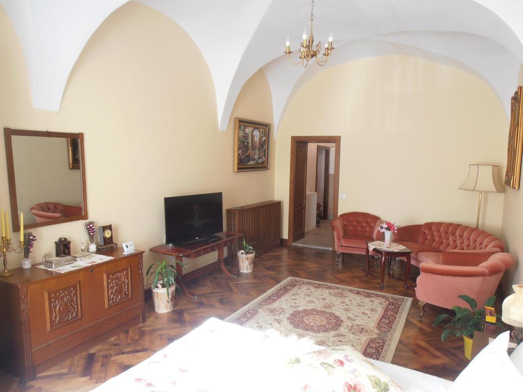 Gothic House Apartment Sibiu Ngoại thất bức ảnh
