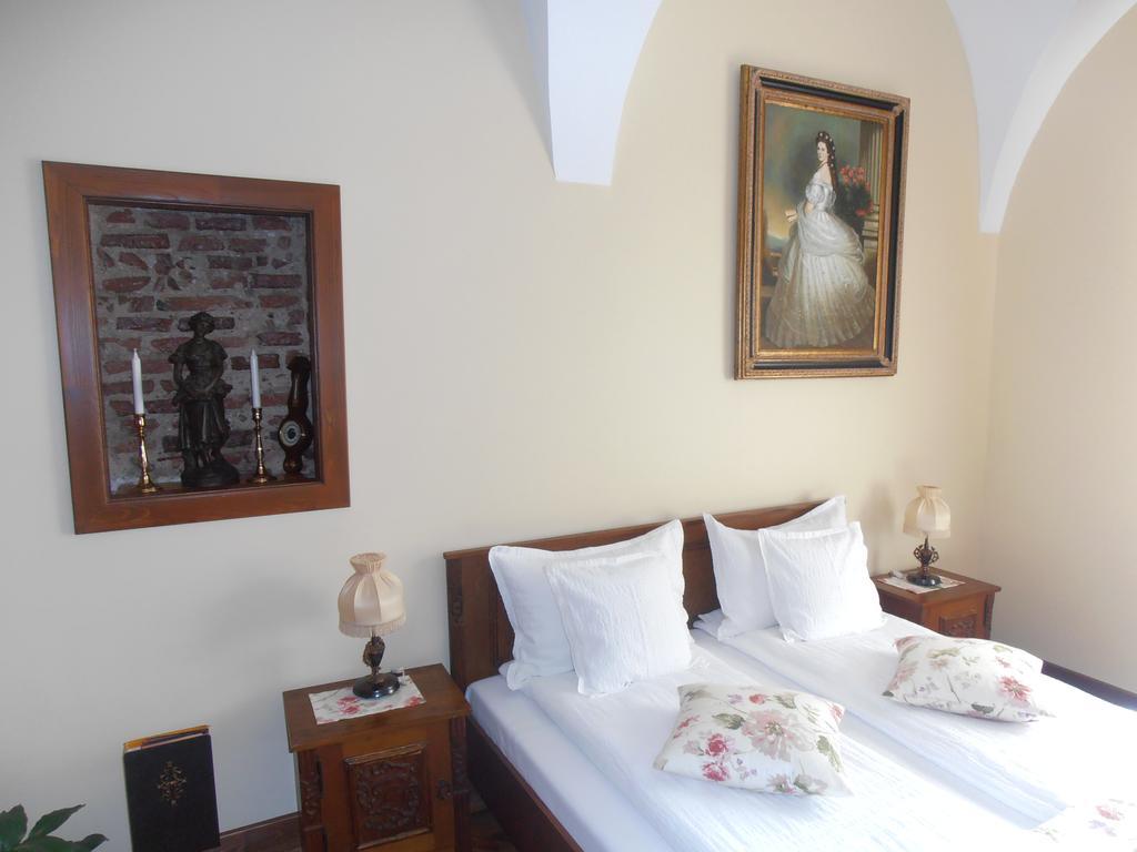 Gothic House Apartment Sibiu Ngoại thất bức ảnh